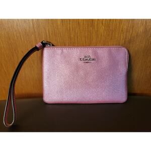 NWOT - Coach Corner Zip  Wristlet - Violet Orchid